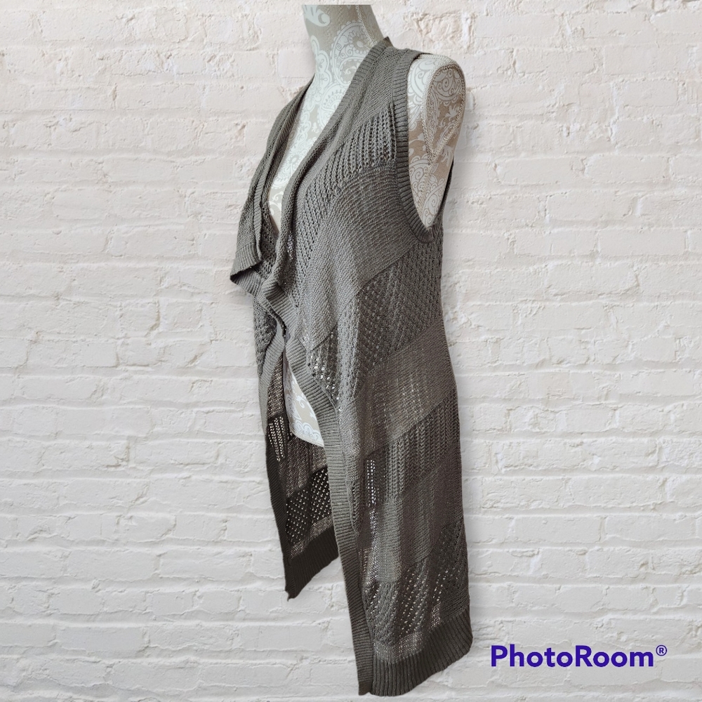 Maurices Moss green sleeveless cardigan/duster size small/medium